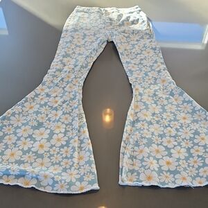Peach Love California Blue and White Floral Pants